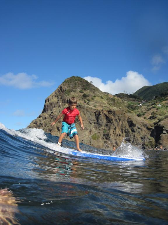 ポルト・ダ・クルース Madeira Surf Campホステル エクステリア 写真